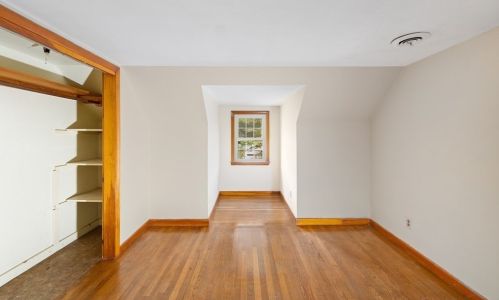 1086 Burt St, Taunton MA 02780-5166 exterior