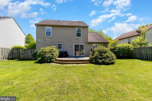 15 Sussex Dr, Carlisle PA 17013-4804 exterior