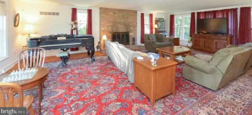 645 Kings Hwy, West Deptford NJ 08096-3129 exterior