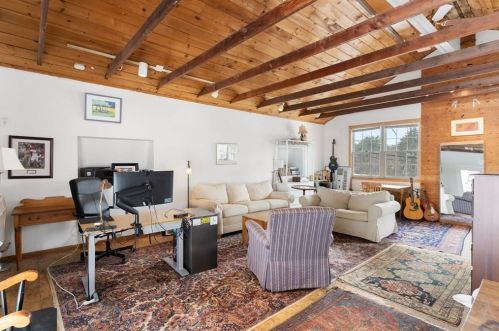 93 Riv Rd, Topsfield MA 01983-2111 exterior