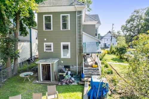 73 Tremont St, Taunton MA 02780-3083 exterior