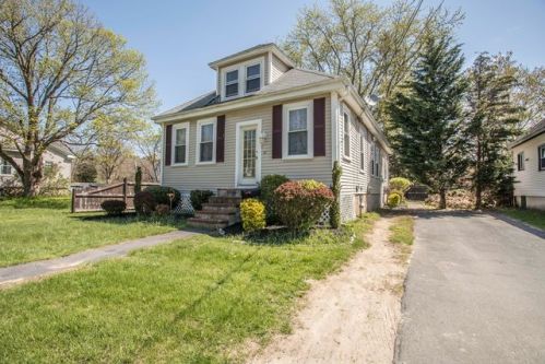 11 Noyer St, New Bedford, MA 02743-1622