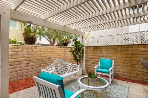 6 Palamedes, Irvine CA 92604-1930 exterior