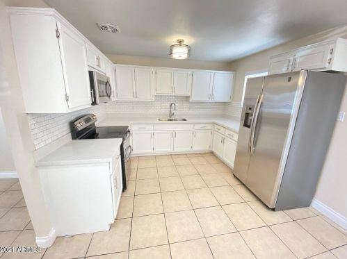 4208 Earll Dr, Phoenix AZ  85018-7220 exterior