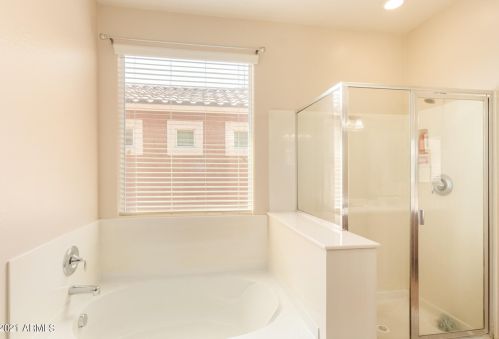 1948 77th Gln, Phoenix AZ 85035-5055 exterior