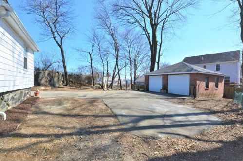 112 Bates Ave, Quincy MA 02169-1508 exterior