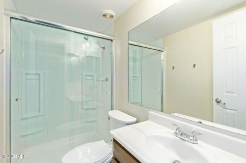 2328 Altadena Ave, Phoenix AZ 85029-3402 exterior