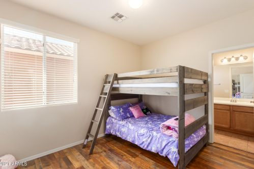 1948 77th Gln, Phoenix AZ 85035-5055 exterior