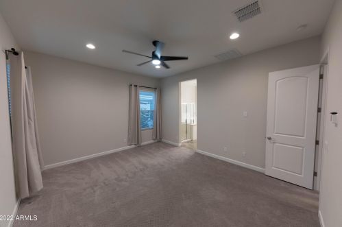 3033 37th Way, Phoenix AZ  85018-2219 exterior