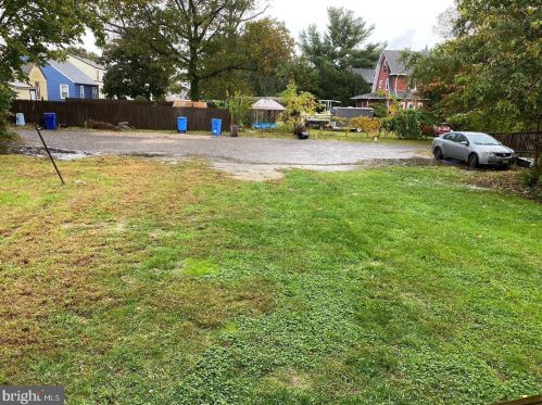 609 Broadway, West Deptford NJ 08093-1172 exterior