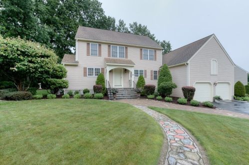 5 Chestnut Hill Ln, Worcester, MA 01609-1178