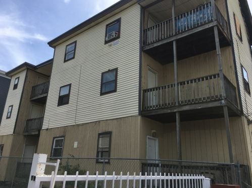 11 Daisy St, Lawrence MA 01841-3035 exterior