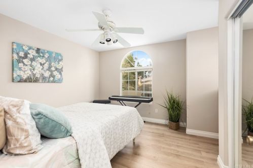 12 Bayfield, Irvine CA 92614-7907 exterior