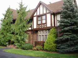 920 Centre St, Newton, MA 02459-1236