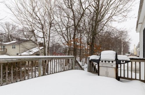 20 Saffron Dr, Worcester MA 01605-4024 exterior