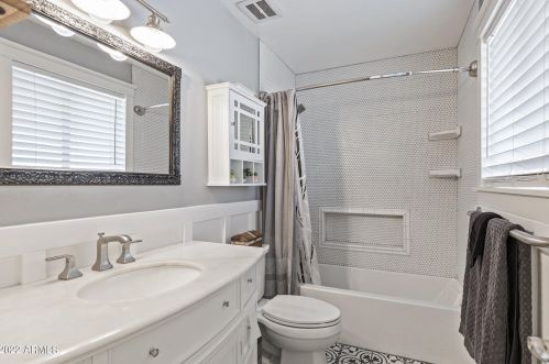 16801 43rd St, Phoenix AZ 85032-3319 exterior