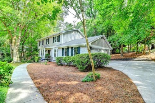 2349 Leisure Lake Dr, Atlanta, GA 30338-5316