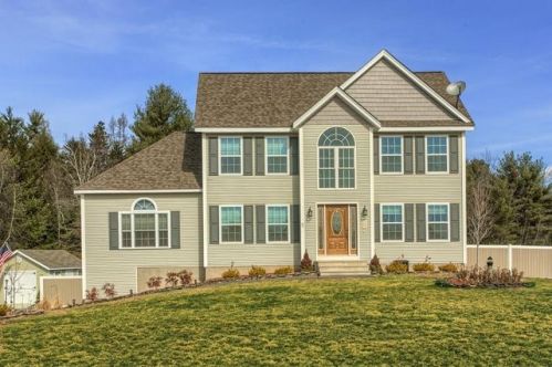 5 Pinewood Dr, Winchendon, MA 01475-2272