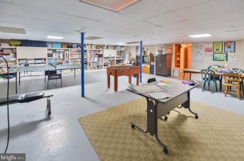 645 Kings Hwy, West Deptford NJ 08096-3129 exterior