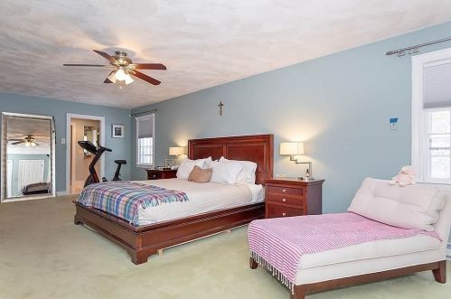 90 Countryside Ln, Milton MA 02186-4435 exterior