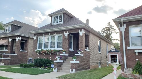 1428 Clinton Ave, Forest View, IL 60402-1232