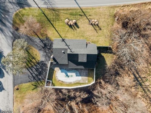 9 Lake Pochung Rd, Wantage NJ  07461-4027 exterior