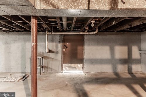 449 Broad St, West Deptford NJ 08096-1055 exterior