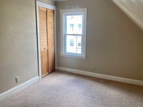 340 Earle St, New Bedford MA 02746-1814 exterior