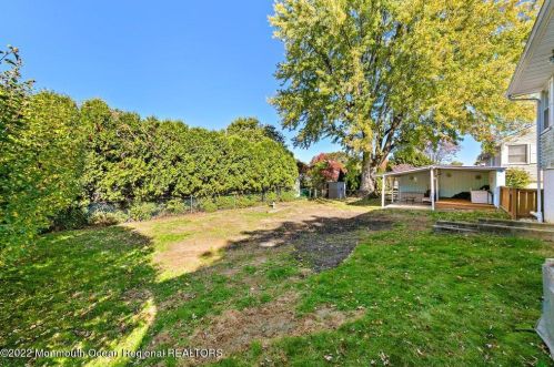 41 Reynolds Dr, Tinton Falls NJ 07724-2323 exterior