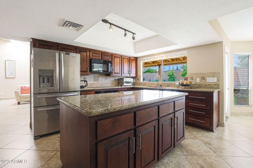 901 Beck Ln, Phoenix AZ  85022-3505 exterior