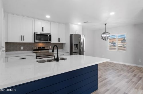 3015 Corrine Dr, Phoenix AZ 85029-1965 exterior