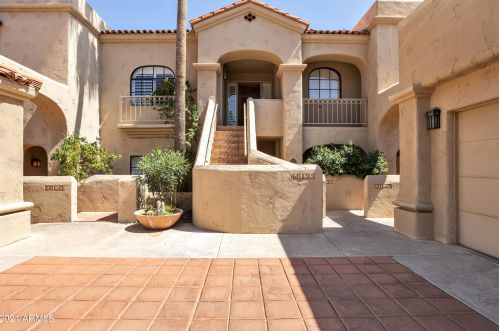 6135 28th Pl, Phoenix AZ  85016-2160 exterior