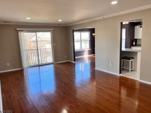 26 Gracie Rd, East Hanover NJ  07936-3584 exterior