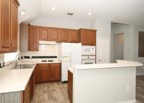 8220 Mura Dr, Plano TX 75025-4051 exterior