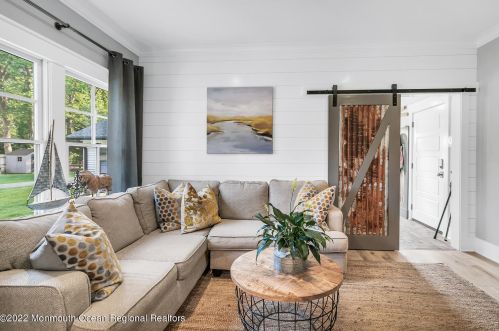 61 Winding Way, Little Silver NJ 07739-1720 exterior