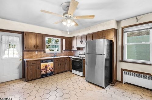 30 Mary St, Belleville NJ 07109-2363 exterior