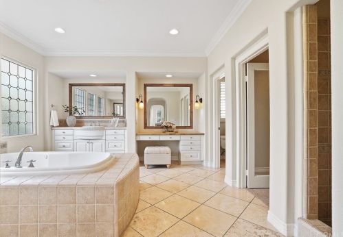 17 Buellton, Irvine CA 92602-2032 exterior