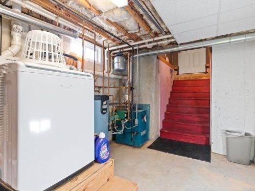 305 Detroit St, Fall River MA 02721-4904 exterior