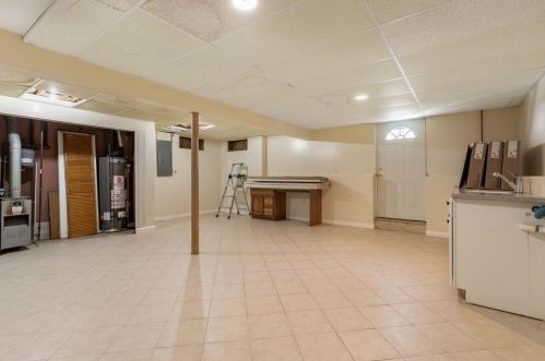 16A-16B Sigourney St, Worcester MA exterior