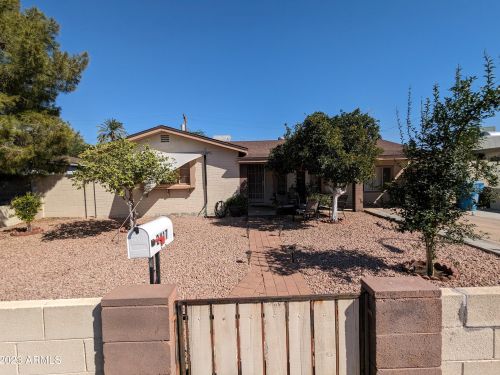 2417 36th Pl, Phoenix, AZ 85008-2209