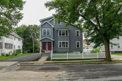 62 Maynard St, Arlington, MA 02474-2318