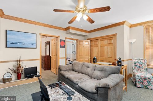 48 Newton Ave, West Deptford NJ 08096-4610 exterior