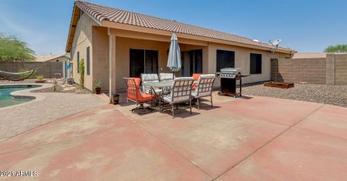 25801 65 Dr, Phoenix AZ 85033-1605 exterior