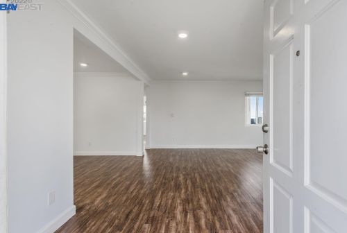 13095 Neptune Dr, San Leandro CA  94577-3130 exterior