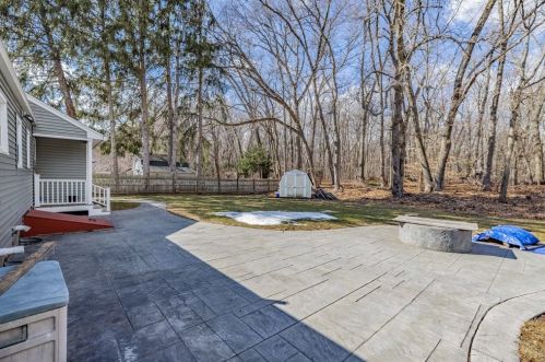 163 Florida Dr, Agawam MA 01001-3516 exterior