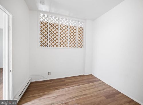 1943 Cooper St, West Deptford NJ 08096-3810 exterior