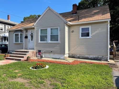 133 Oakland Ave, Methuen, MA 01844-3649
