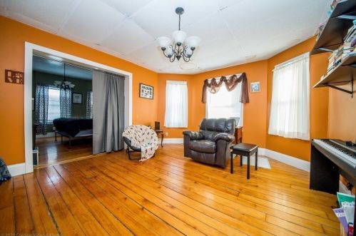 1029 Plymouth Ave, Fall River MA 02721-1939 exterior