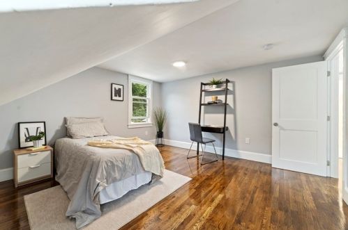 21 Beacon Pl, Chelsea MA  02150-1705 exterior