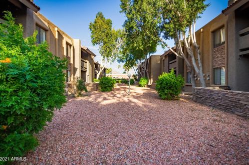 3825 Camelback Rd, Phoenix, AZ 85018-2643